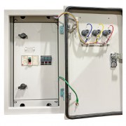 Tủ điện phân phối 100A có ổ cắm công nghiệp